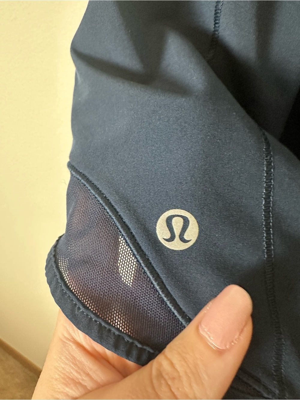 Lululemon Hotty Hot Running Short 4" High Rise Long True Navy Blue 6 Tall - Picture 8 of 11